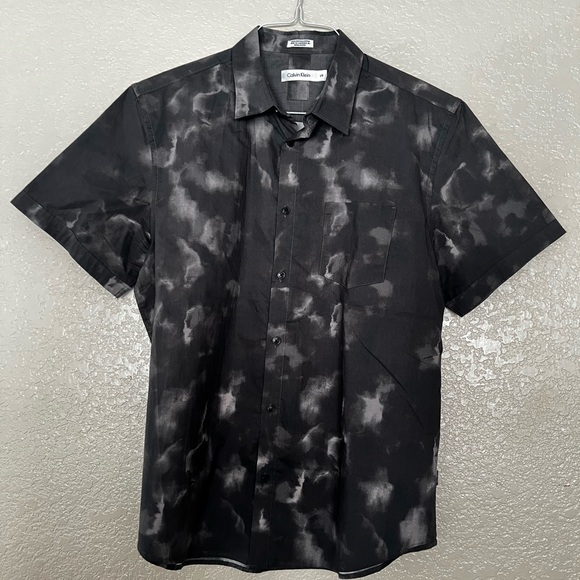 (4) Calvin Klein Causal Button Down - Short Sleeve - Picture 6 of 7